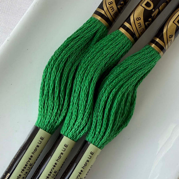 DMC Floss - 910 Dark Emerald Green